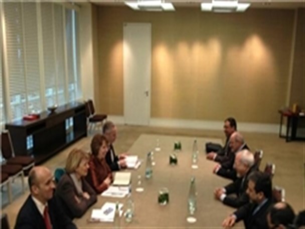 لحظه به لحظه با ژنو/ظریف: غنی‌سازی حقی است که ایران از آن عقب‌نشینی نمی‌کند/ لاوروف امروز به ژنو می‌رود