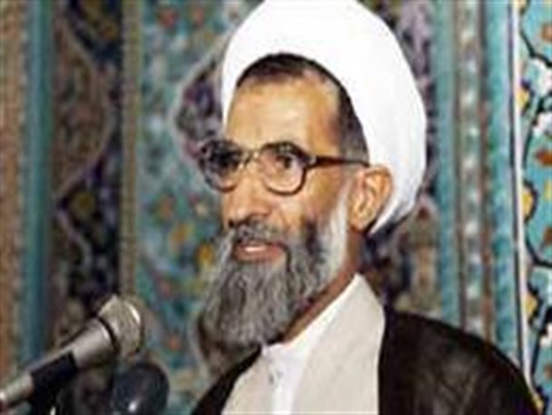 میوه درخت تنومند بسیج ترس دشمنان از آن است / بعضی خواص هزینه شان برای نظام بیشتر از خدمت آنها است