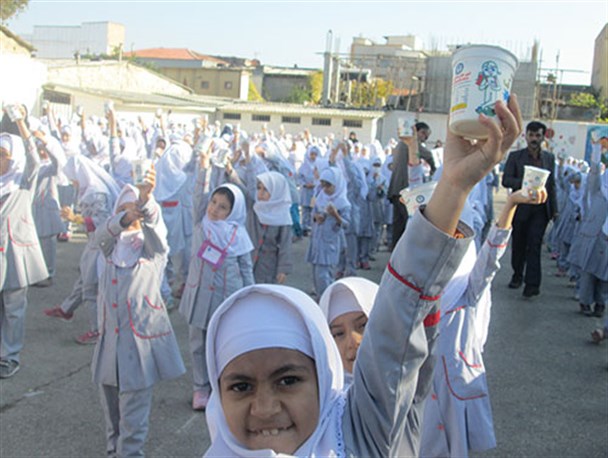 آغاز توزیع شیر در مدارس گلستان/گزارش تصویری