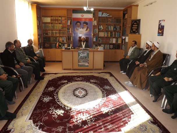 دیدار سبزپوشان سپاه ناحیه سراب با امام جمعه شهرستان