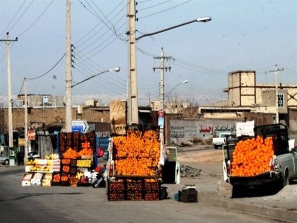 بیجار شهر میوه فروشان/ نبود یک بازار متمرکز برای میوه فروشان؛ عامل آشفتگی چهره شهر