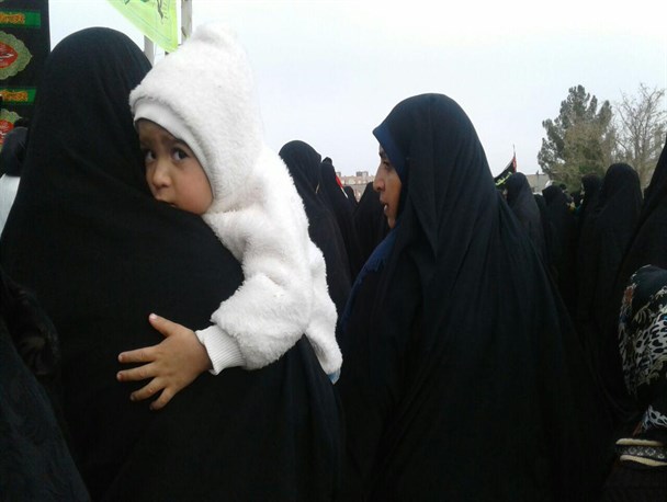 حضور پرشور بانوان در مراسم پیاده روی اربعین در بیرجند + تصاویر
