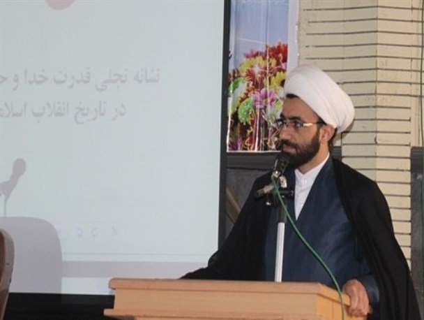 تفکر بسیج سد محکمی در مقابل راهبردهای استکبار است/ پروژه‌های کلان اقتصادی با بی‌تدبیری مسئولان به شرکت‌های خارجی سپرده می‌شود