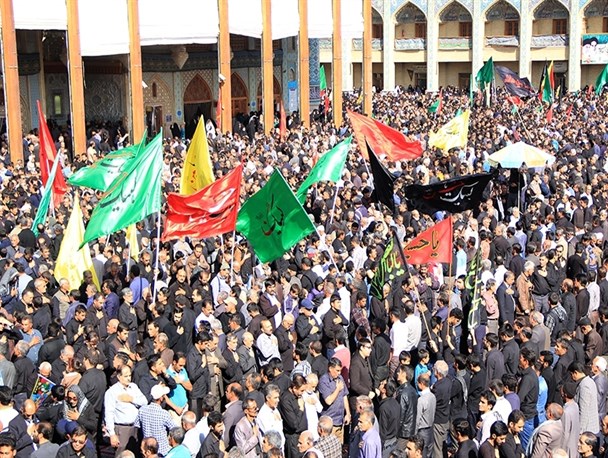 شیراز سومین حرم اهل بیت(ع) با موج اربعینیان سیاه پوش شد