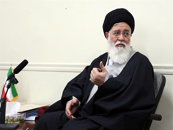 چرا مطهری می‌خواهد امام جمعه مشهد را «قانون‌شکن» جلوه دهد؟!