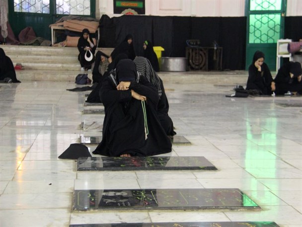 شب نشینی جاماندگان اربعین حسینی در جوار شهدای هرمزگان برگزار شد+تصاویر
