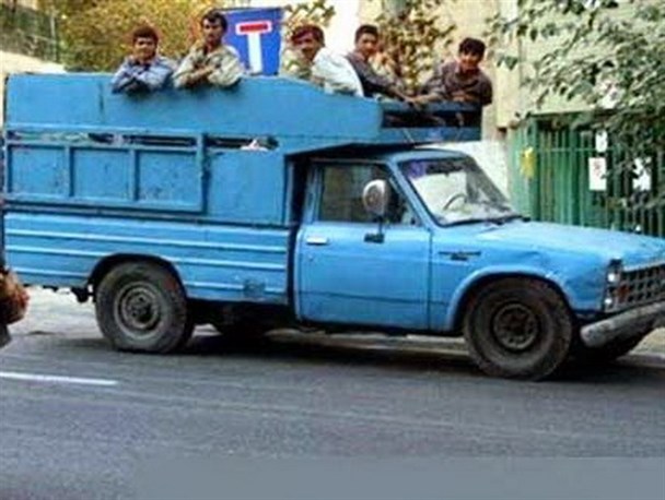مهران تا تهران، سوار بر پشت وانت!