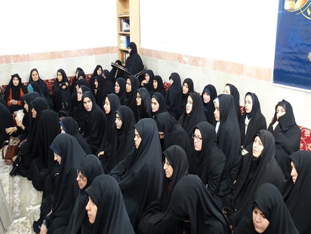 دیدار بانوان نخبه بسیجی با نماینده ولی فقیه در لرستان