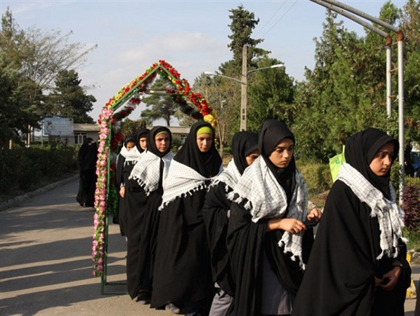 اعزام ۲۸۰ دانش‌آموز دختر ساوجی به مناطق عملیاتی جنوب