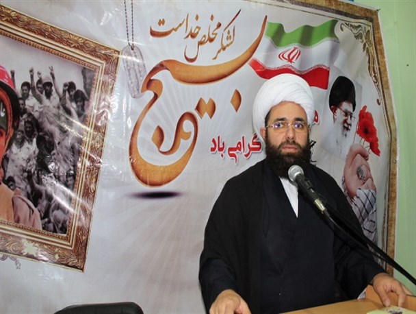 اخلاص و بصیرت رمز موفقیت بسیج/ باروحیه بسیجی می‌توان بر مشکلات فائق آمد