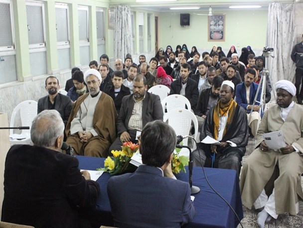 نشست علمی بررسی نامه رهبر ایران به جوانان اروپایی در جامعه المصطفی(ص) گرگان+تصاویر