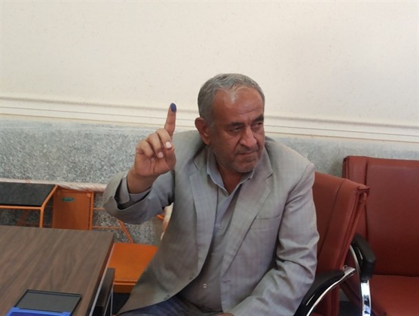 ثبت نام پزشک اصلاح طلب در انتخابات مجلس کهگیلویه + عکس