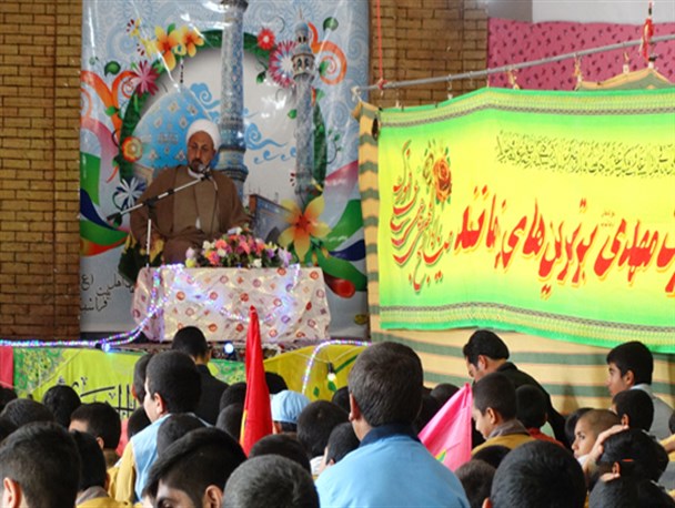 دانش آموزان فراشبندی آغاز امامت امام زمان(عج) را جشن گرفتند + تصاویر