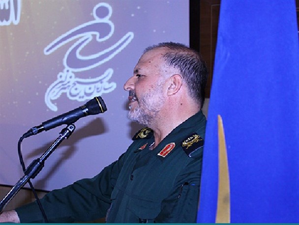 میدان جنگ ما، امروز سوریه است/ تنها هنرمندان توانستند عظمت تشییع شهدای غواص را منتقل کنند