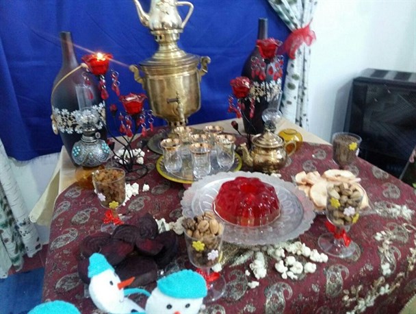 سنگ تمام یک مدرسه برای شب یلدا در جغتای
