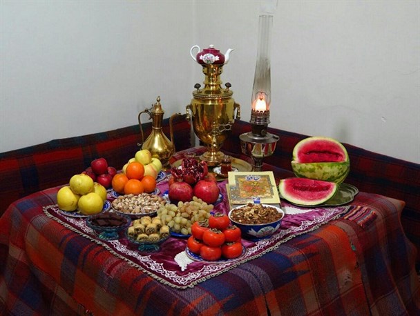 سفره‌های شب یلدا در نهاوند+تصاویر