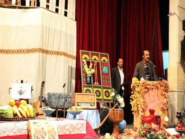 برگزاری ویژه برنامه هنری یلدا در فسا/ تصویر