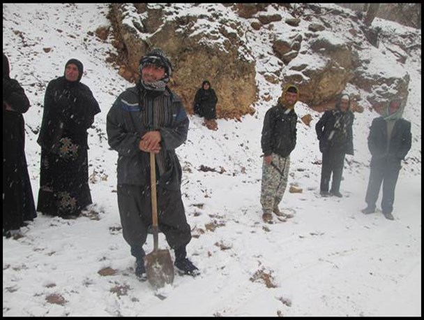 ارتباط 20 روستای بخش دیشموک با مرکز بخش قطع شد+تصاویر