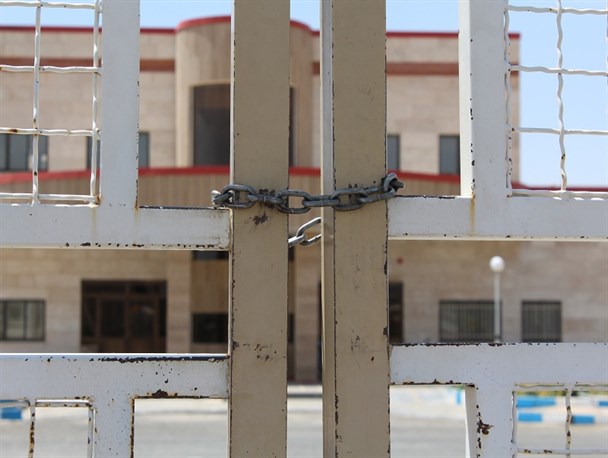 بیمارستان خلیل آباد هنوز در کش و قوس راه اندازی است