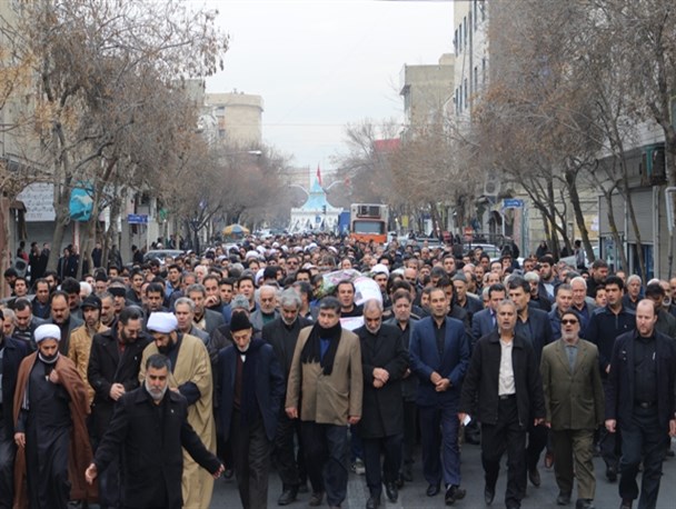 مراسم تشییع و تدفین پیکر مطهر امام جمعه فقید چالدران+تصاویر