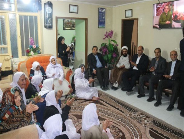 جشن شب یلدا در خانه سالمندان زابل / تصاویر