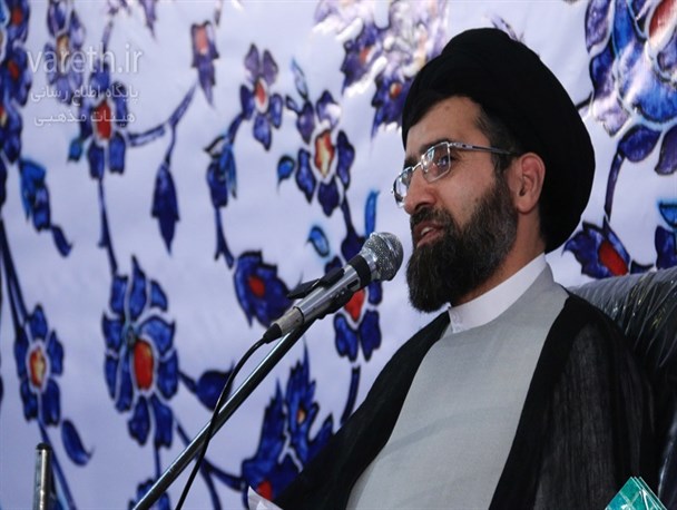 باز کردن گره‌ از مشکلات مردم ویژگی محبان اهل‌بیت است/ ضرورت توجه جامعه دینی به دو مسئله صله‌رحم و پرداخت نفقه