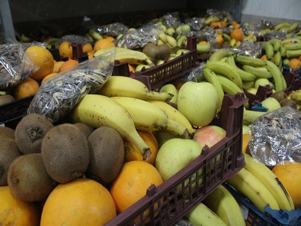 توزیع یک‌تن میوه شب یلدا بین 200 خانوار نیازمند