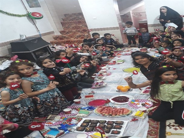 کودکان محروم گچسارانی میهمان سفره یلدای مهدوی+تصاویر
