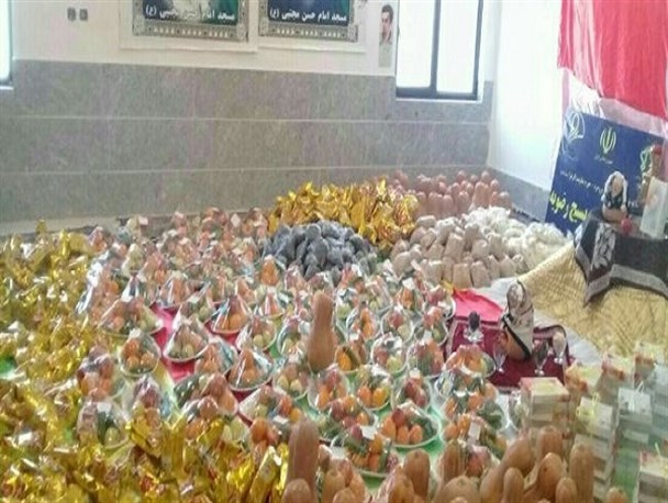 بسته‌های مواد غذایی بین نیازمندان بروجرد توزیع شد