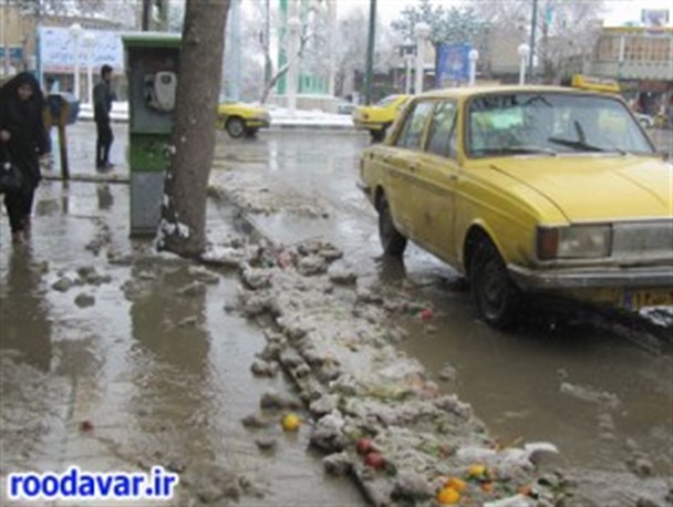 آبگرفتگی معابر در تویسرکان؛ سناریوی تکراری در روزهای برفی و بارانی