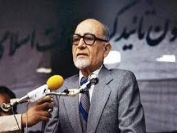 نگاهی به انتقادات مطرح شده به بازرگان/ کروبی: سیاست خارجی دولت موقت سازشکارانه و غلط بود/ خاتمی: دولت موقت بینش ناسازگاری با محتوای انقلاب اسلامی داشت