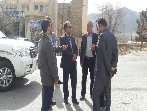 مدیرکل راه وشهرسازی  یزد از طرح های راه سازی مهریز بازدید کرد