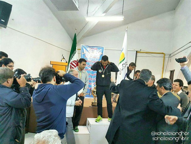 حسین کیهانی قهرمان دوی صحرانوردی کشور/ مدالم را به همسرم تقدیم می کنم