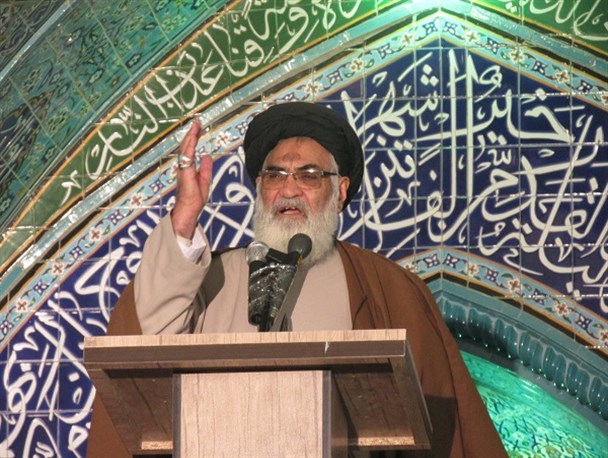 فاصله طولانی حرف تا عمل مسئولان در اقتصاد مقاومتی/شرایط استخدام پتروشیمی شازند عادلانه نیست