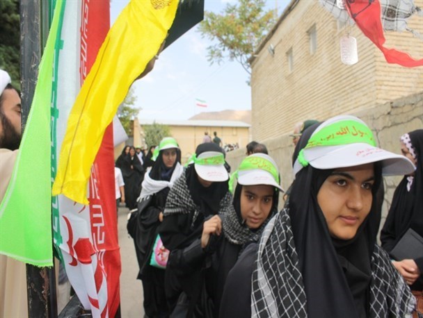 اعزام 280 دانش‌آموز دختر ملایری به اردوی راهیان نور