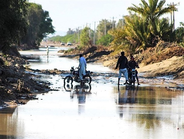 کمک های نقدی ؛ بهترین کمک به مردم سیل زده سیستان و بلوچستان/ استقرار قرارگاه خدمت رسانی شهید سلیمانی در مناطق سیل زده