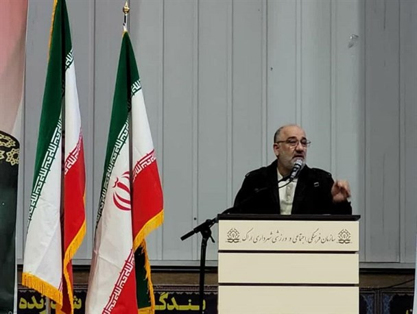 پرچم جمهوری اسلامی ایران نماد ارزش‌های اسلامی است/ شور و نشاط همراه با معنویت لازمه پیشرفت جامعه است