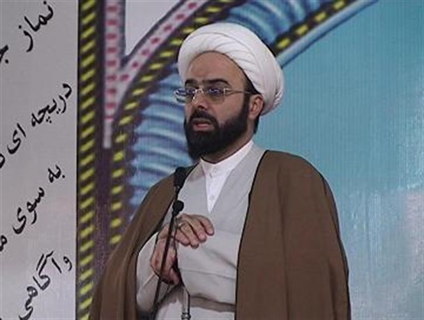 حضرت زینب (س) پرچمدار انقلاب عظیم حسینی است