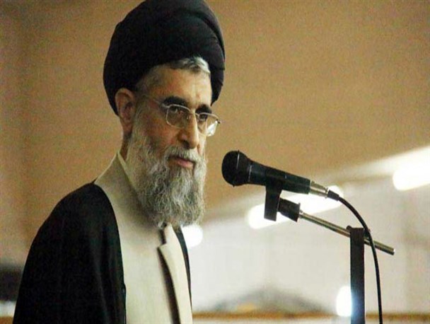 کسی که رای می فروشد جاهل است ، کسی که رای می خرد متخلف است و اگر مسئولی ببیند و عمل نکند خائن است