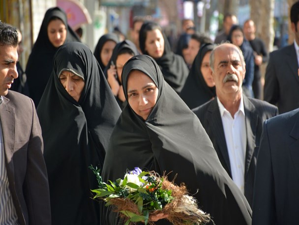 " کریمی طولابی" به رقیبانش گل هدیه داد+ عکس