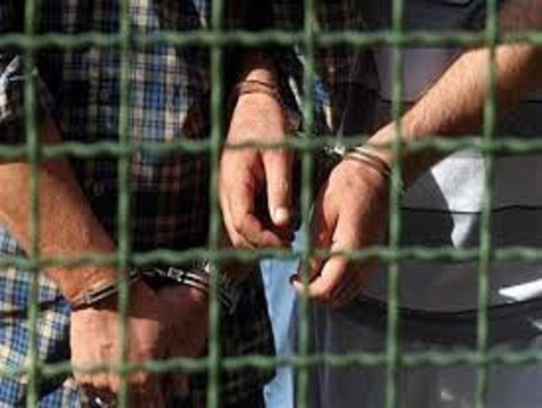 مأموران قلابی با ۱۲ میلیارد زورگیری در نصیرشهر دستگیر شدند