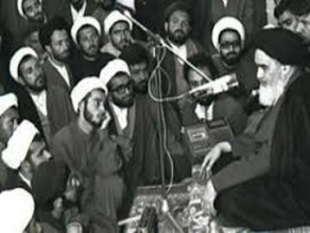 اقتدار روحانیت و رهبری در انقلاب اسلامی دشمنان را به زانو درآورده است/ نقش راهبردی و کلیدی روحانیون در استقرار نظام اسلامی