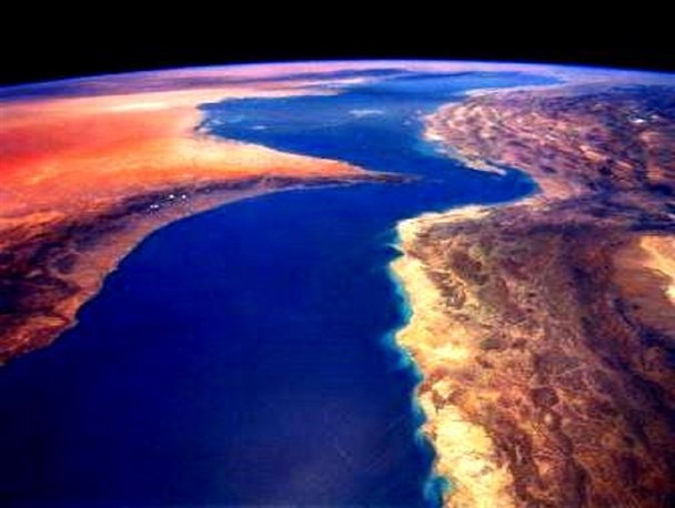 نبض خلیج فارس در دستان ایران/ تنگه هرمز شریان استراتژیک خلیج فارس