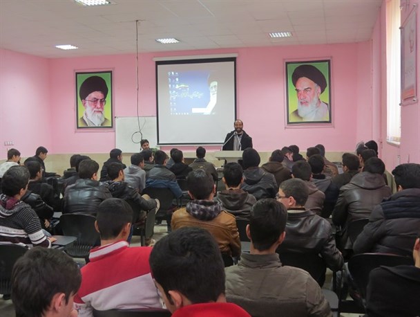 ۱۵۰۰ دانش آموزش کاشمری با آسیب های شبکه های اجتماعی آشنا شدند