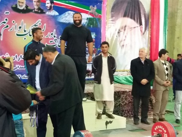 کسب 7 مدال در مسابقات پاورلیفتینگ قهرمانی کشور توسط ورزشکاران بسیجی