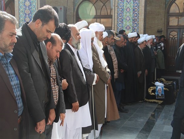 نماز میت بر پیکر  امام جمعه شهرستان خاش خوانده شد