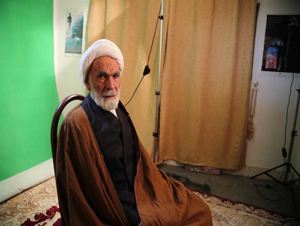 مستند سازی و ضبط خاطرات پدران و مادران شهدای شهرستان سرایان