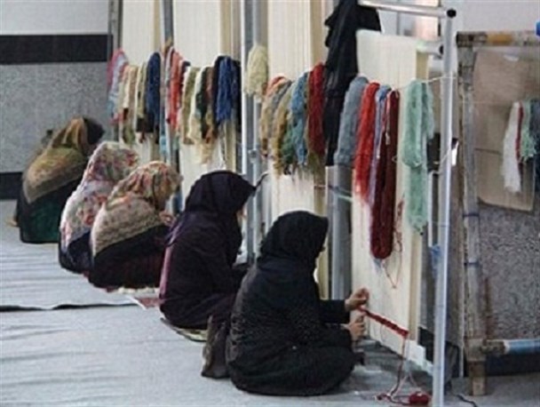 دارهای قالی ترکمن مددجویان از کارگاه به منازل منتقل می شود