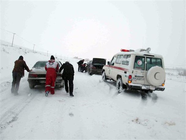 امدادرسانی به ۱۰۹ نفر گرفتار در برف وکولاک محورهای استان/وقوع ۵۹ حادثه در استان