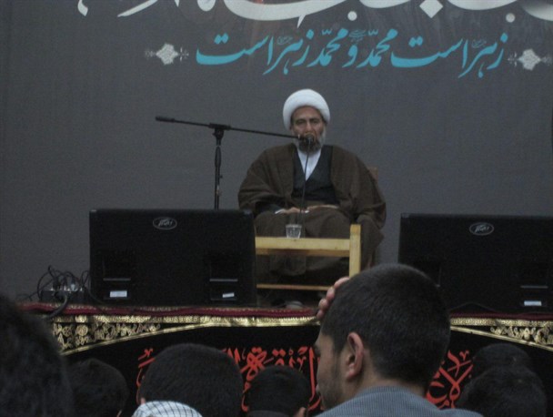 دشمن درفضای مجازی روی اختلاط زن و مرد در جوامع اسلامی تبلیغ می کند